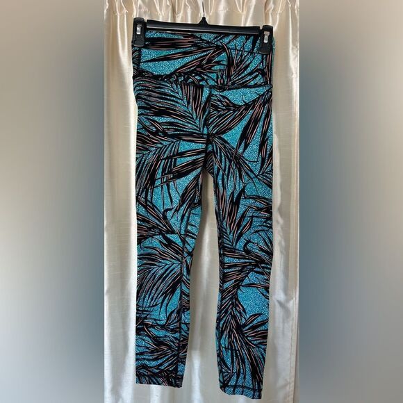 Lululemon High Times Pant Palm Lace Tofino Teal Multi Size 4 7/8- length EUC - Picture 2 of 10